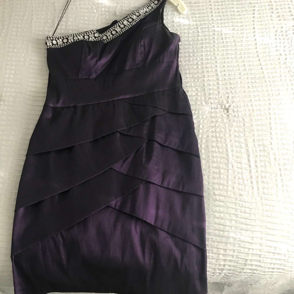 Size 6  One Shoulder Purple  Jeweled After 5 Dress!